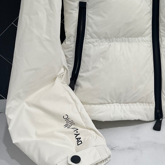 Moncler Grenoble Vailly Zip-Up Quilted Jacket - Picture 5 of 16